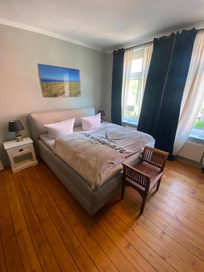 Ferienwohnung Deluxe Altbaucharme In Zentraler Lage Kiel Exterior foto